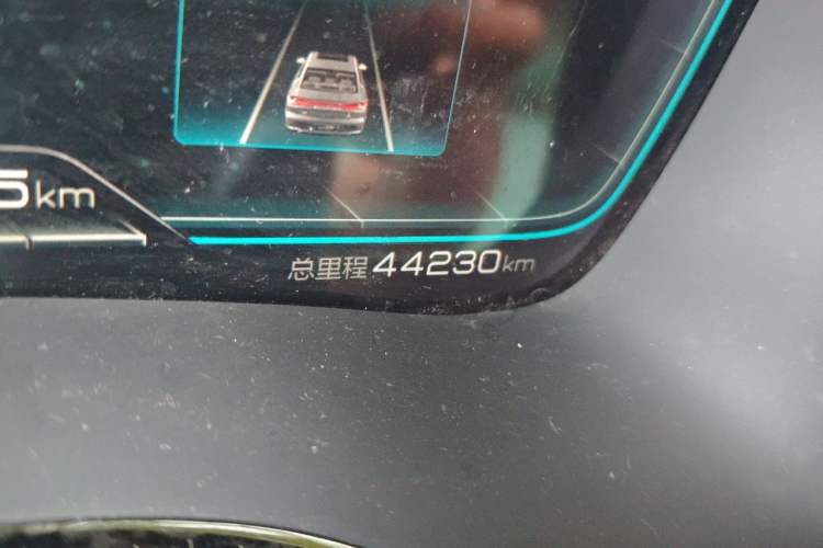 Used BYD Han 2020 DM Four-Wheel Drive Performance Edition Luxury Model Odometer Close Up