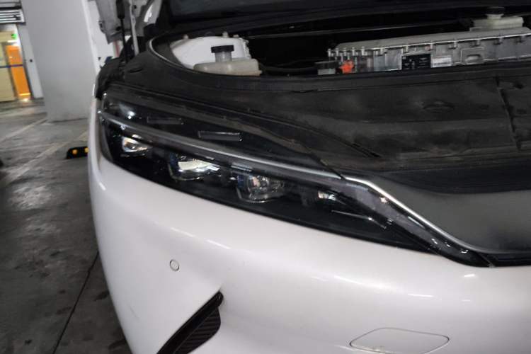 Used BYD Han 2020 EV Long-Range Luxury Model Right Front Headlight