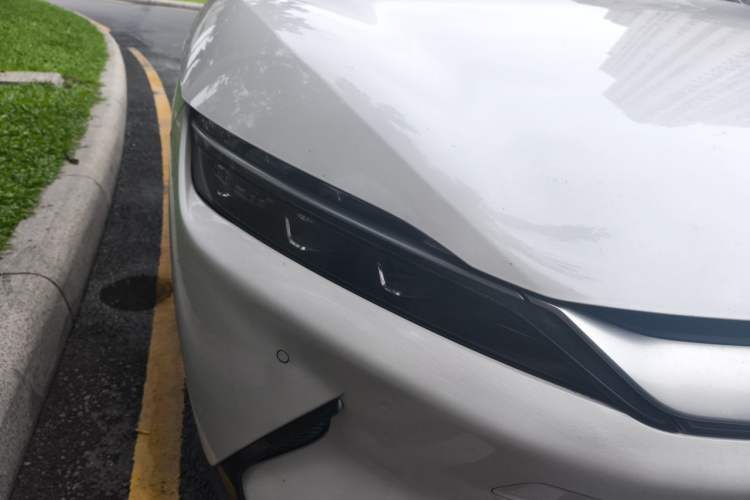 Used BYD Han 2020 EV Long-Range Luxury Model Right Front Headlight
