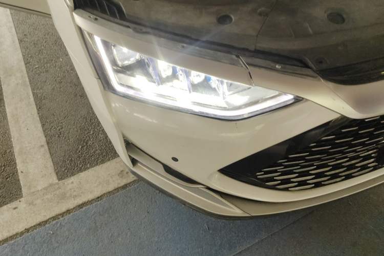 Used BYD Han 2020 DM Four-Wheel Drive Performance Edition Luxury Model Right Front Headlight