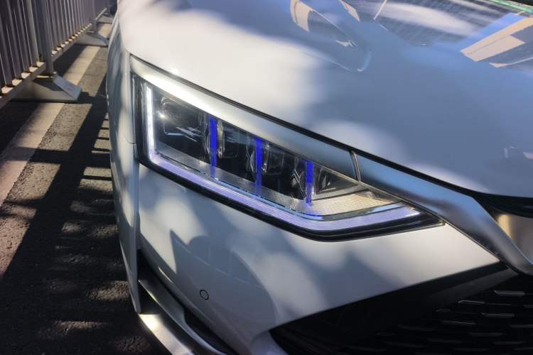 Used BYD Han 2020 DM Four-Wheel Drive Performance Edition Luxury Model Right Front Headlight
