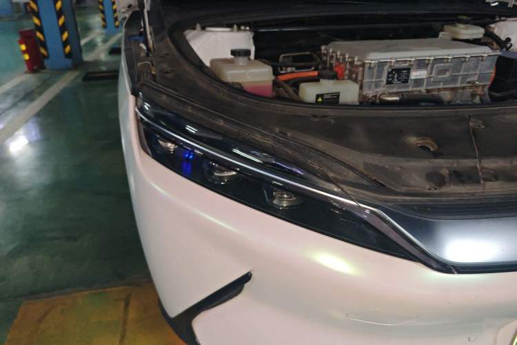 Used BYD Han 2020 EV Long-Range Luxury Model Right Front Headlight