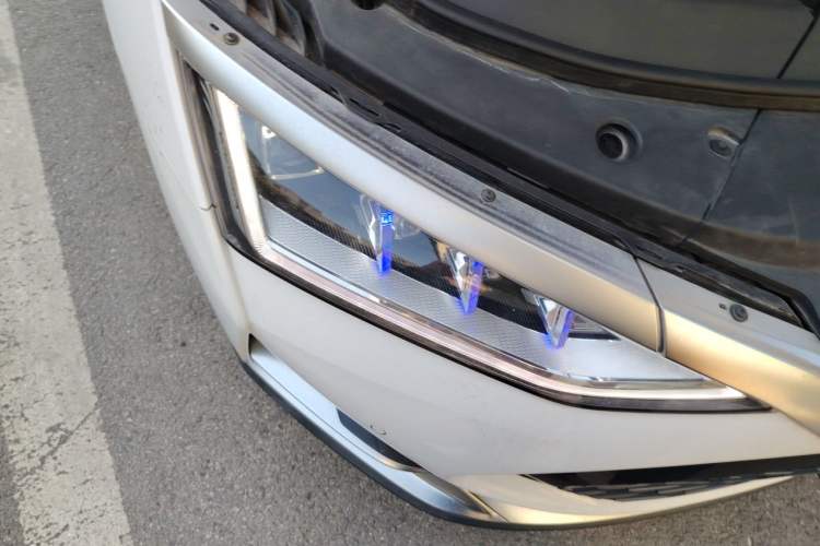 Used BYD Han 2020 DM Four-Wheel Drive Performance Edition Prestige Model Right Front Headlight