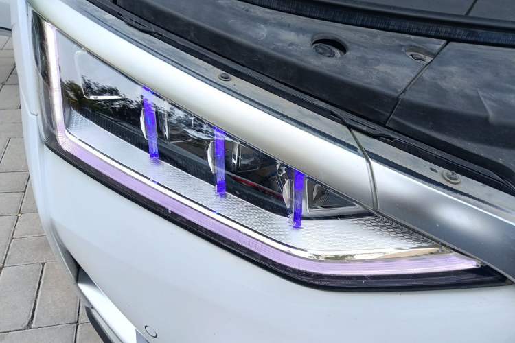 Used BYD Han 2020 DM Four-Wheel Drive Performance Edition Luxury Model Right Front Headlight