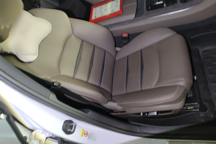 Used BYD Han 2020 DM Four-Wheel Drive Performance Edition Luxury Model Right Front Seat