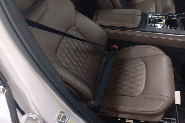 Used BYD Han 2020 DM Four-Wheel Drive Performance Edition Prestige Model Right Front Seat