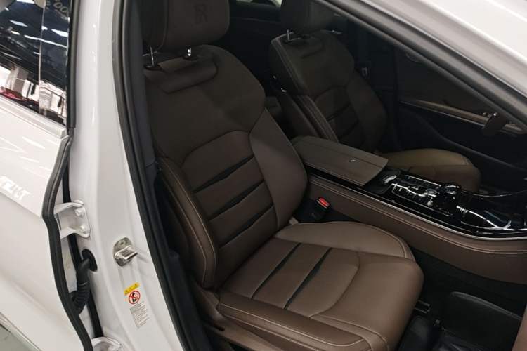 Used BYD Han 2020 DM Four-Wheel Drive Performance Edition Luxury Model Right Front Seat