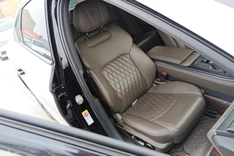 Used BYD Han 2020 EV Long-Range Deluxe Model Right Front Seat