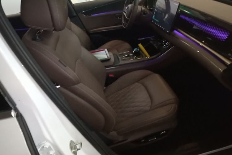 Used BYD Han 2020 DM Four-Wheel Drive Performance Edition Prestige Model Right Front Seat
