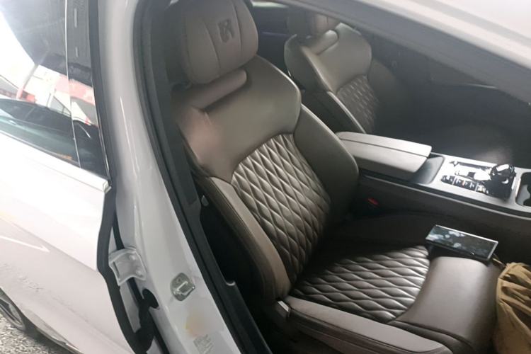 Used BYD Han 2020 DM Four-Wheel Drive Performance Edition Prestige Model Right Front Seat