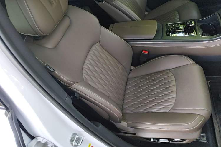 Used BYD Han 2020 EV Long-Range Deluxe Model Right Front Seat