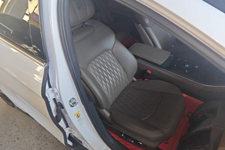 Used BYD Han 2020 DM Four-Wheel Drive Performance Edition Prestige Model Right Front Seat