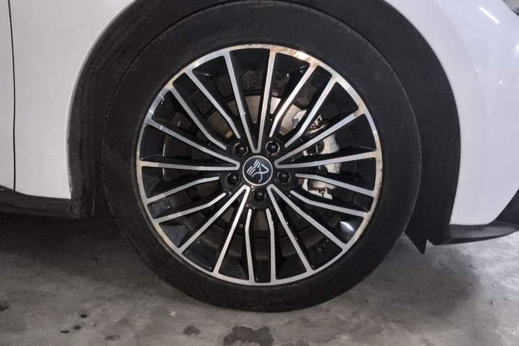 Used BYD Han 2020 EV Long-Range Luxury Model Right Front Wheel Hub