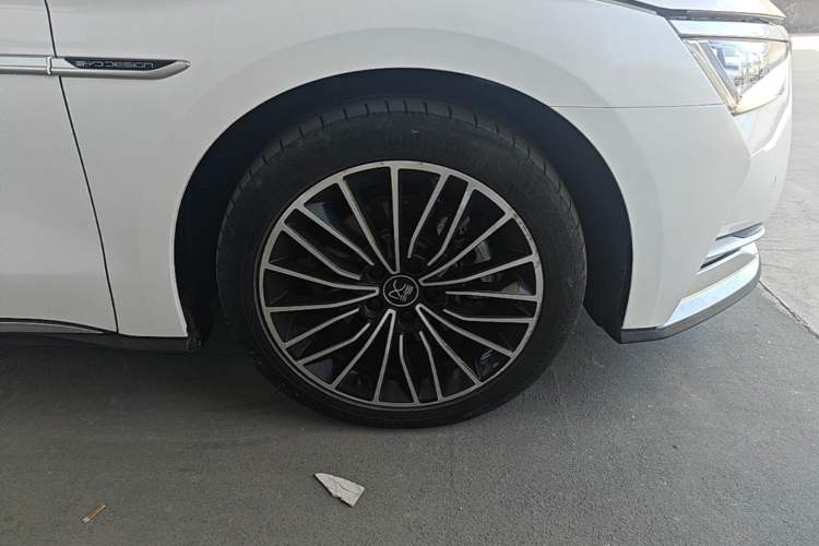 Used BYD Han 2020 DM Four-Wheel Drive Performance Edition Prestige Model Right Front Wheel Hub
