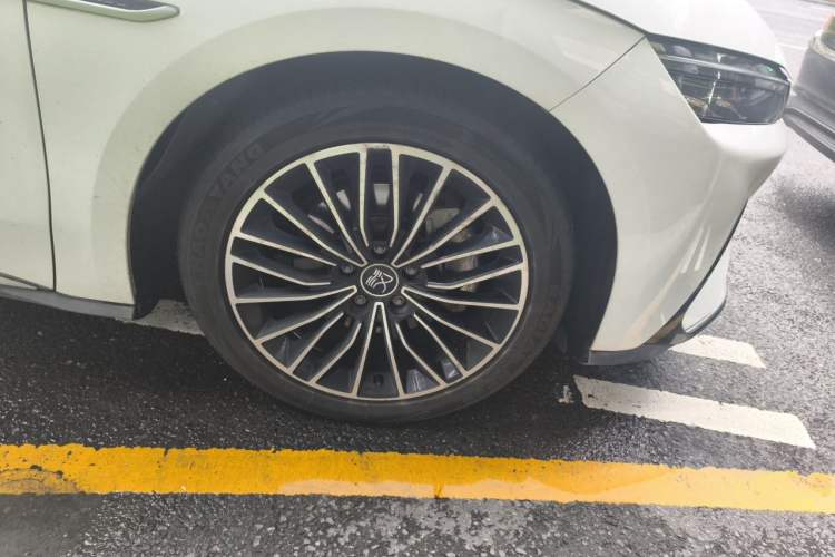 Used BYD Han 2020 EV Long-Range Luxury Model Right Front Wheel Hub