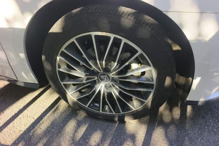 Used BYD Han 2020 DM Four-Wheel Drive Performance Edition Luxury Model Right Front Wheel Hub