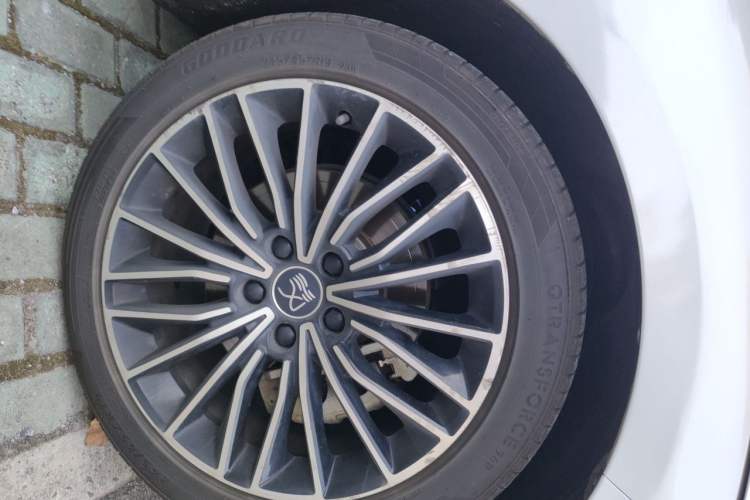 Used BYD Han 2020 EV Long-Range Luxury Model Right Front Wheel Hub