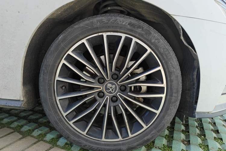 Used BYD Han 2020 DM Four-Wheel Drive Performance Edition Prestige Model Right Front Wheel Hub