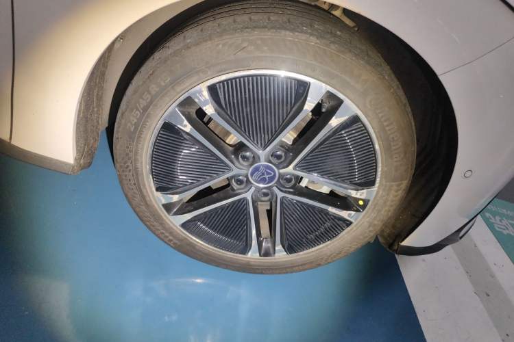 Used BYD Han 2020 EV Long-Range Deluxe Model Right Front Wheel Hub