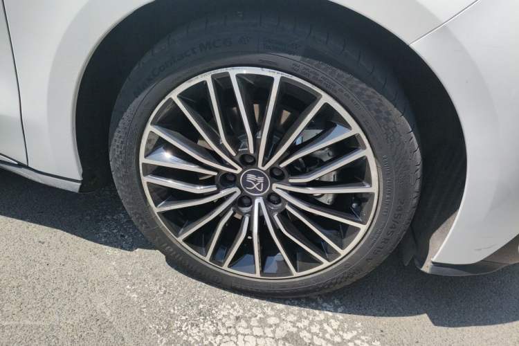 Used BYD Han 2020 EV Long-Range Luxury Model Right Front Wheel Hub