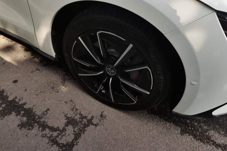 Used BYD Han 2020 EV Four-Wheel Drive High-Performance Flagship Model Right Front Wheel Hub