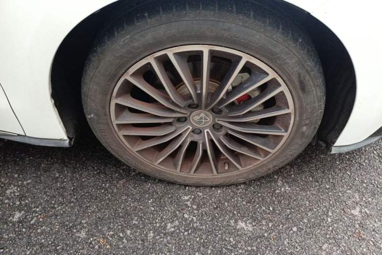 Used BYD Han 2020 EV Long-Range Luxury Model Right Front Wheel Hub