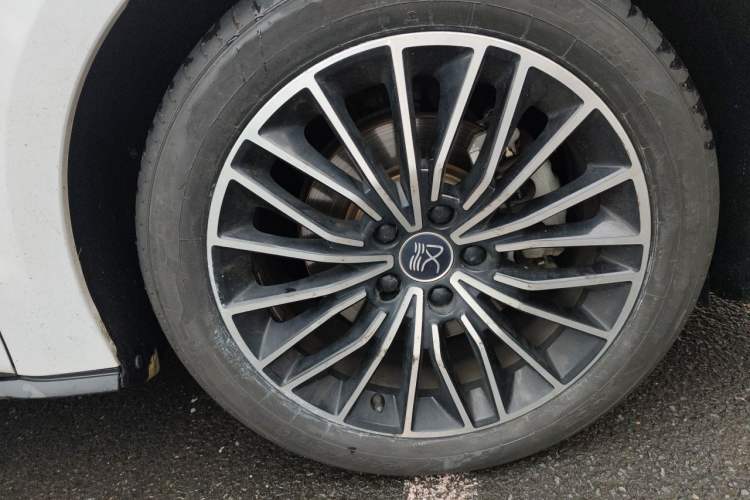 Used BYD Han 2020 EV Long-Range Luxury Model Right Front Wheel Hub