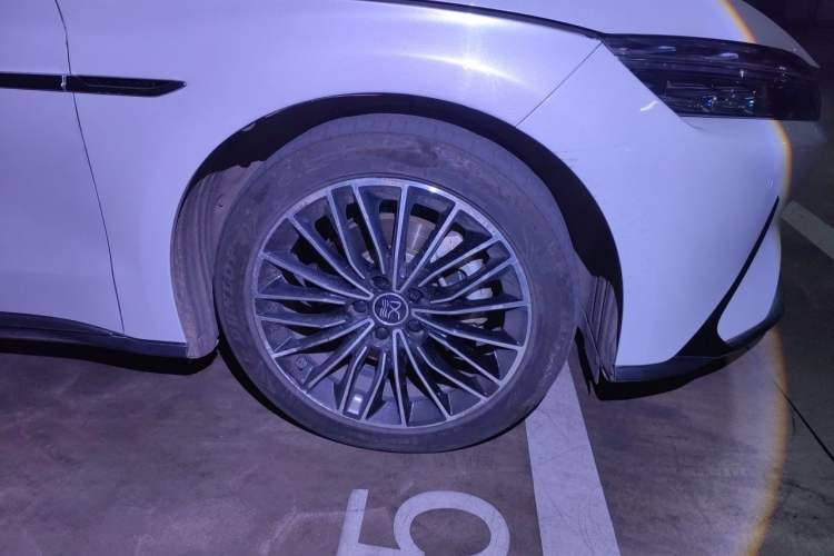 Used BYD Han 2020 EV Long-Range Luxury Model Right Front Wheel Hub
