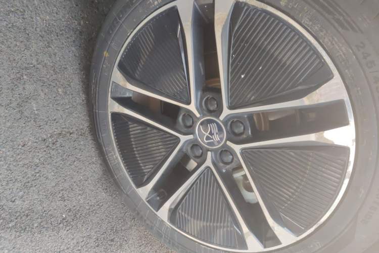 Used BYD Han 2020 EV Long-Range Deluxe Model Right Front Wheel Hub