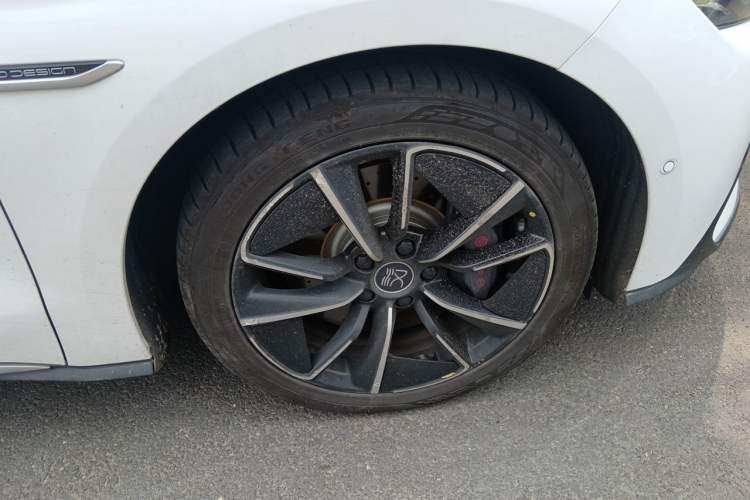 Used BYD Han 2020 EV Four-Wheel Drive High-Performance Flagship Model Right Front Wheel Hub