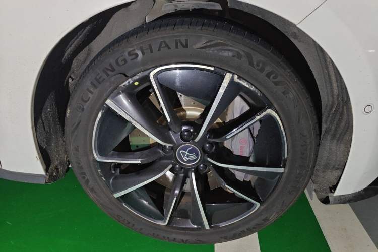 Used BYD Han 2020 EV Four-Wheel Drive High-Performance Flagship Model Right Front Wheel Hub