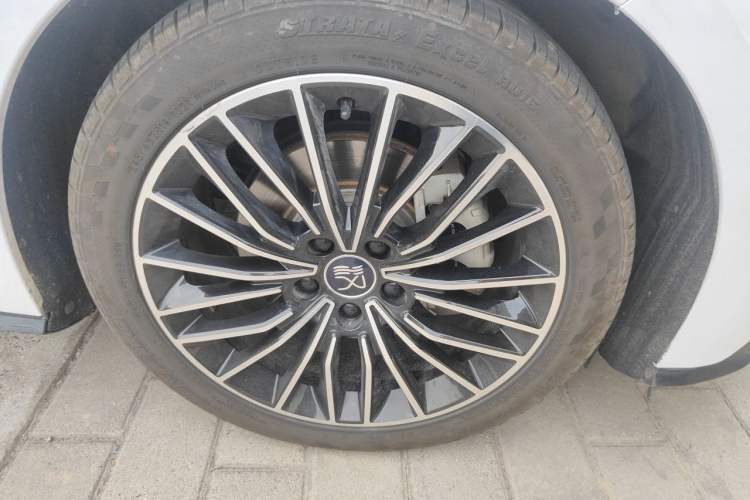 Used BYD Han 2020 EV Long-Range Luxury Model Right Front Wheel Hub
