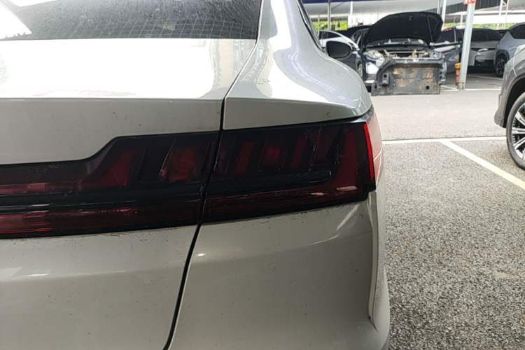 Used BYD Han 2020 DM Four-Wheel Drive Performance Edition Luxury Model Right Rear Taillight