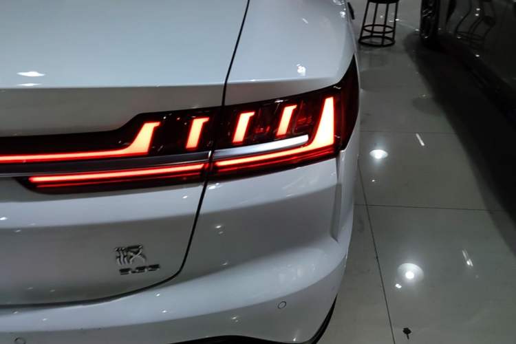 Used BYD Han 2020 EV Four-Wheel Drive High-Performance Flagship Model Right Rear Taillight