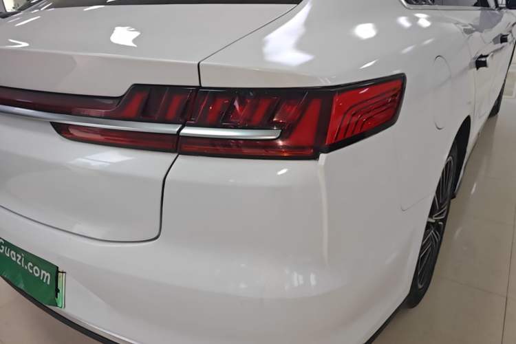 Used BYD Han 2020 DM Four-Wheel Drive Performance Edition Luxury Model Right Rear Taillight