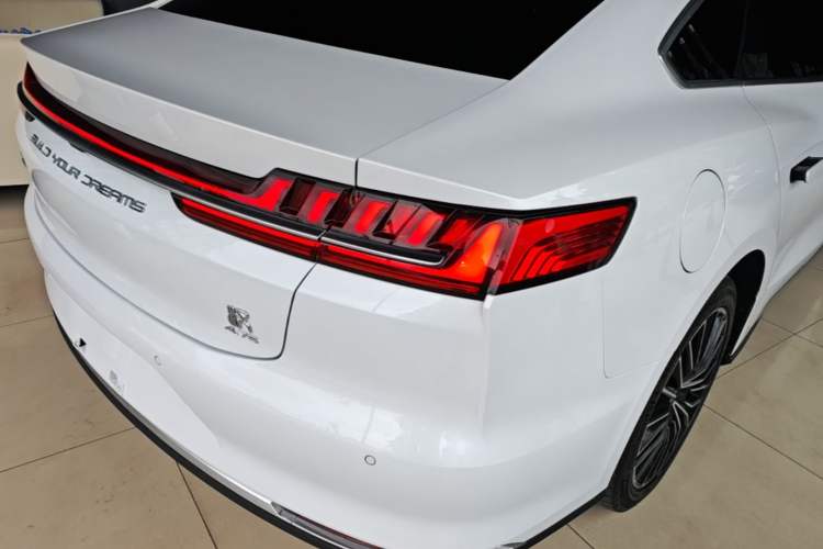 Used BYD Han 2020 DM Four-Wheel Drive Performance Edition Luxury Model Right Rear Taillight