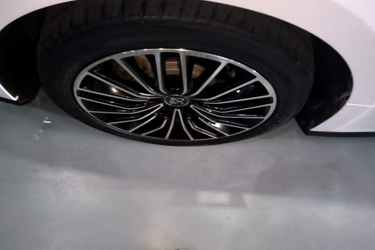 Used BYD Han 2020 EV Long-Range Luxury Model Right Rear Wheel Hub