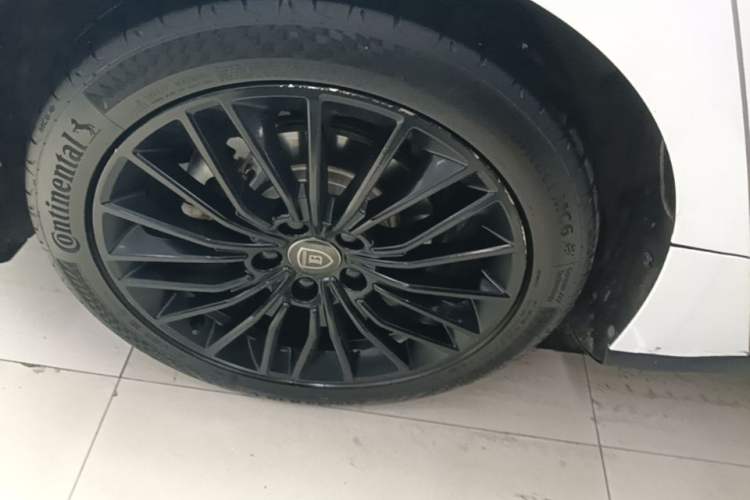 Used BYD Han 2020 EV Long-Range Luxury Model Right Rear Wheel Hub