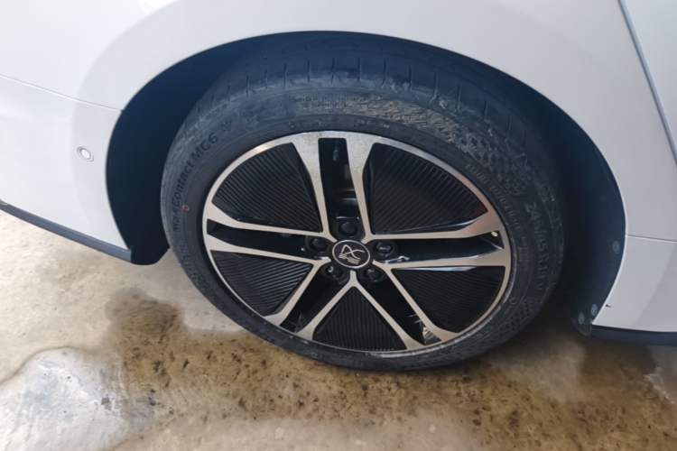 Used BYD Han 2020 EV Long-Range Deluxe Model Right Rear Wheel Hub