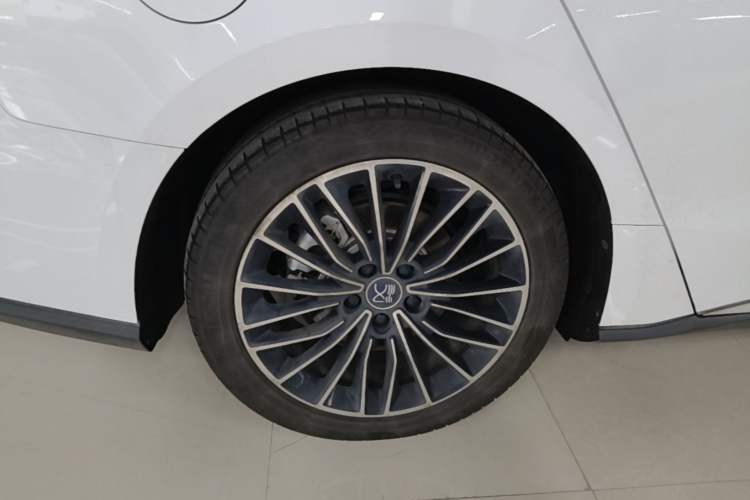 Used BYD Han 2020 EV Long-Range Luxury Model Right Rear Wheel Hub