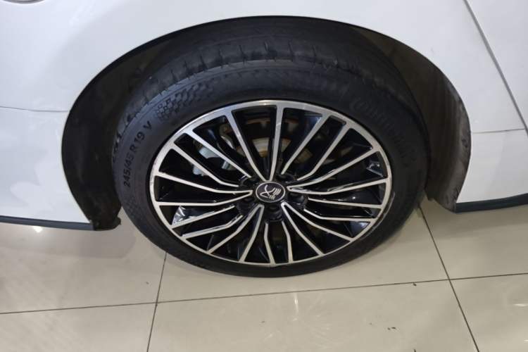 Used BYD Han 2020 DM Four-Wheel Drive Performance Edition Prestige Model Right Rear Wheel Hub
