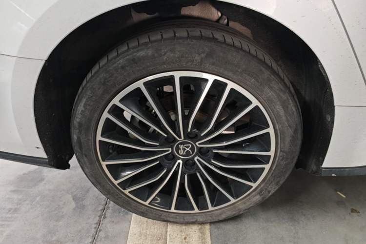 Used BYD Han 2020 DM Four-Wheel Drive Performance Edition Luxury Model Right Rear Wheel Hub