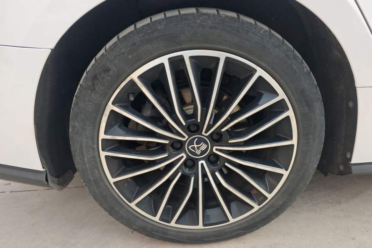 Used BYD Han 2020 EV Long-Range Luxury Model Right Rear Wheel Hub