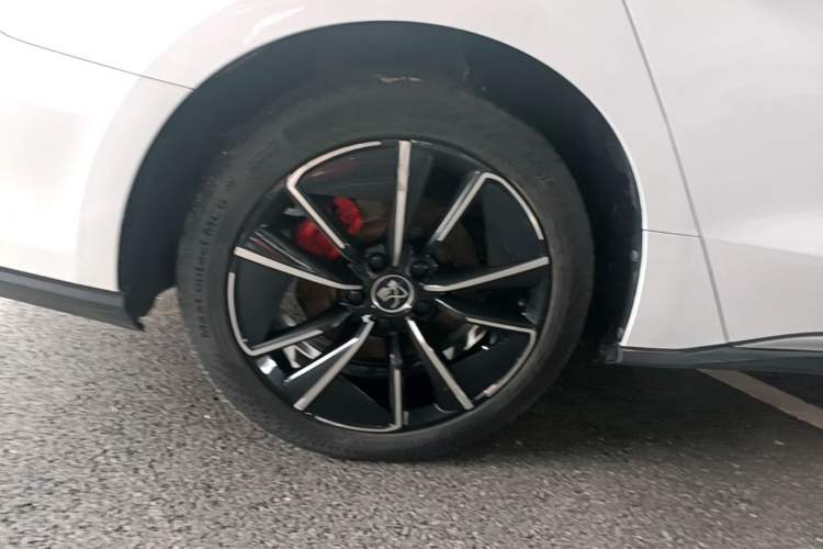 Used BYD Han 2020 DM Four-Wheel Drive Performance Edition Prestige Model Right Rear Wheel Hub
