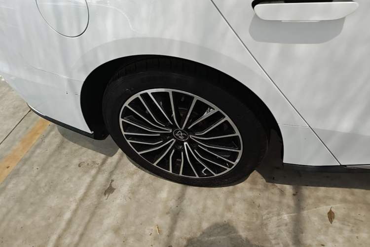 Used BYD Han 2020 EV Long-Range Luxury Model Right Rear Wheel Hub
