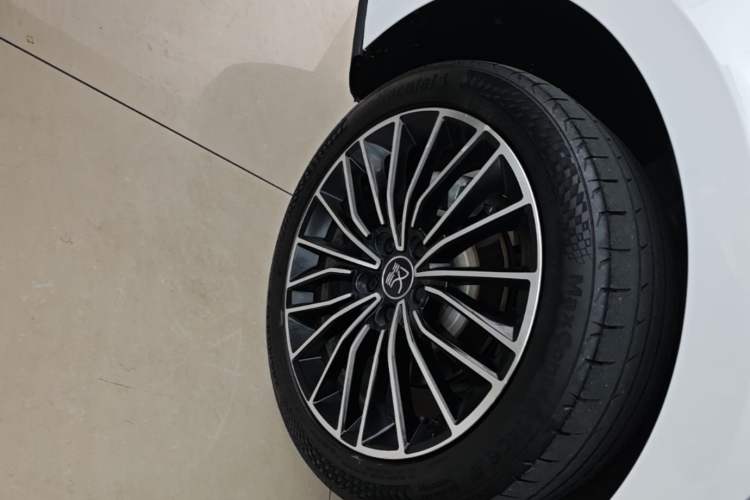 Used BYD Han 2020 DM Four-Wheel Drive Performance Edition Luxury Model Right Rear Wheel Hub