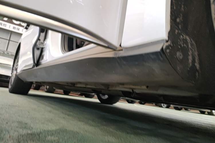 Used BYD Han 2020 DM Four-Wheel Drive Performance Edition Prestige Model Right Side Sill