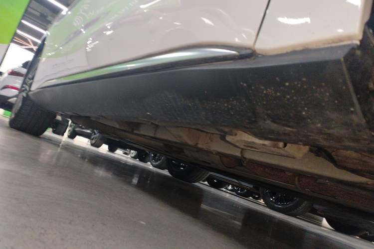 Used BYD Han 2020 DM Four-Wheel Drive Performance Edition Prestige Model Right Side Sill