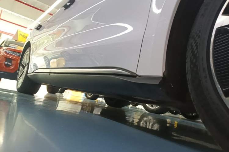 Used BYD Han 2020 EV Long-Range Deluxe Model Right Side Sill