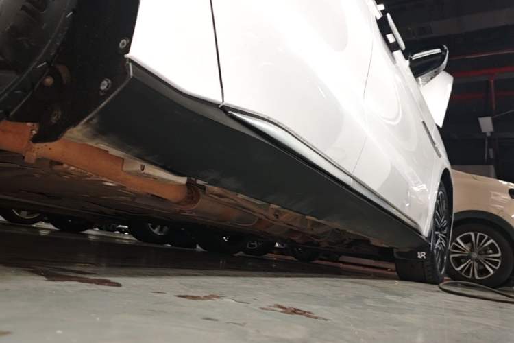 Used BYD Han 2020 DM Four-Wheel Drive Performance Edition Luxury Model Right Side Sill